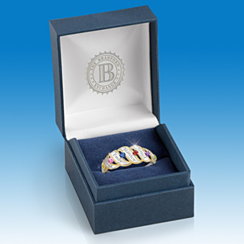 Family Ring With Engraved Names And Birthstones For Mom Family Ring With Engraved Names And Birthstones For Mom
