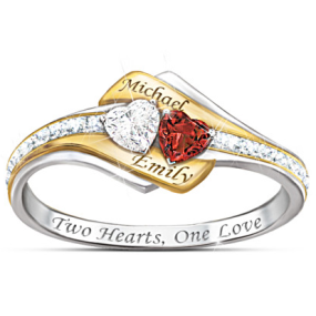 Deux cœurs deviennent une bague personnalisée en pierres précieuses et en diamants Deux cœurs deviennent une bague personnalisée en pierres précieuses et en diamants